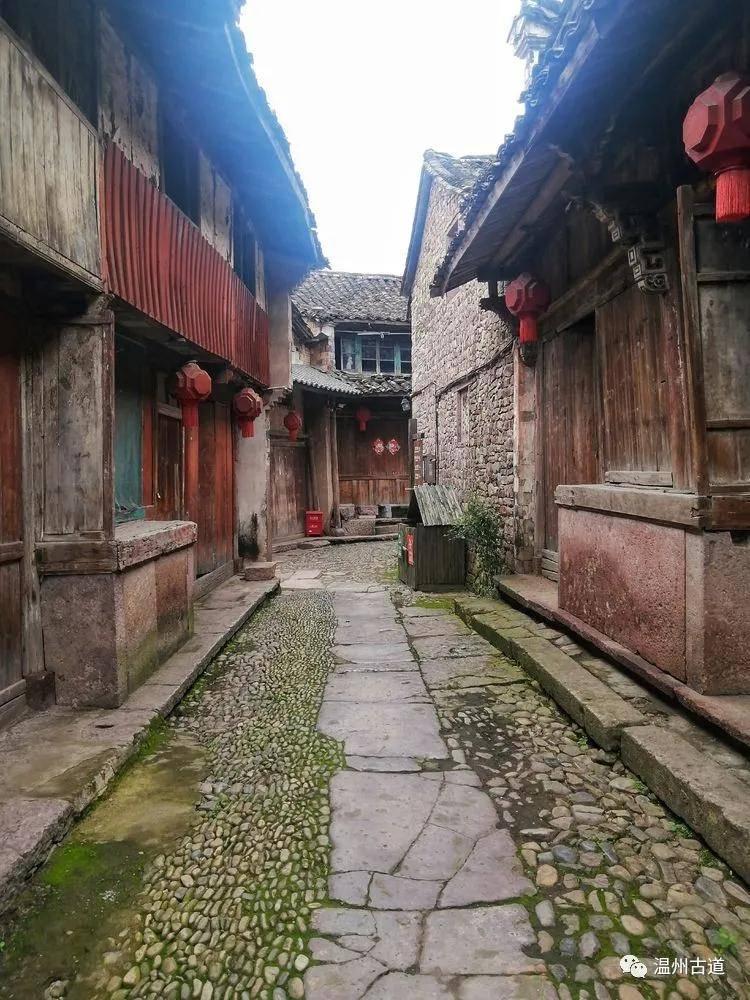观山湖区世纪城街道龙吉社区开展新春慰问工作